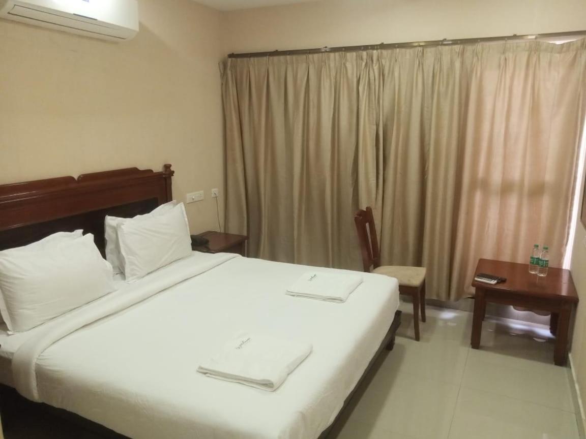 ホテル Svs Grande Pudukkottai エクステリア 写真